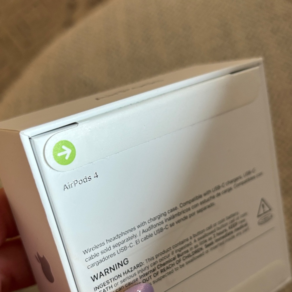BRAND NEW IN SEALED BOX Apple AirPods 4 - Picture 5 of 8